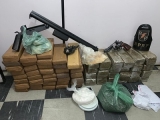 Ação do BPRp resulta na apreensão de duas armas de fogo e mais de 60 quilos de maconha e outras drogas